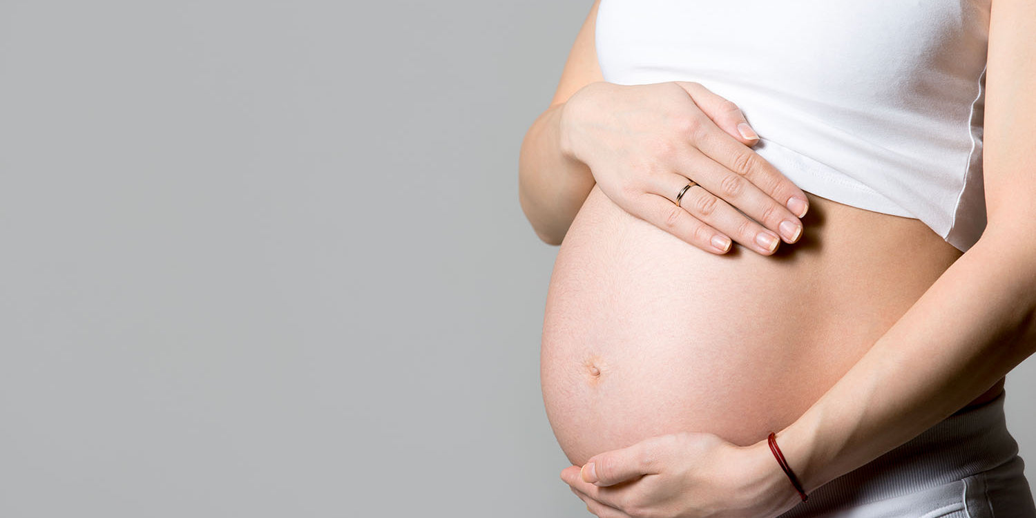 Hémorroïdes et grossesse : pourquoi 1 femme sur 3 développe des symptômes après l'accouchement
